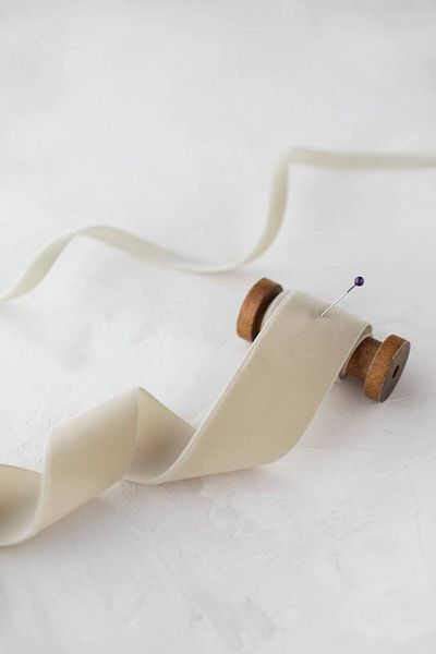 E Elmas Beige Velvet Ribbon (2cm - 5m)