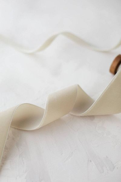 E Elmas Beige Velvet Ribbon (2cm - 5m)