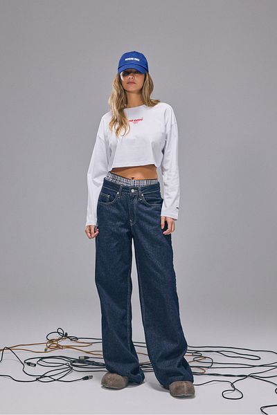 Bases Tricou crop oversize cu mânecă lungă imprimat