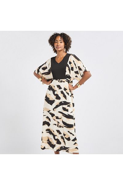 FAV Printed V-neck Midi Dress with Short Sleeves