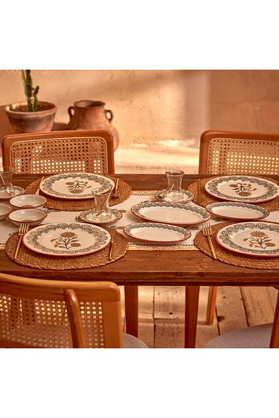 Egsen Bella Maison 26 Piece Indian Porcelain Breakfast Set - Claret Red