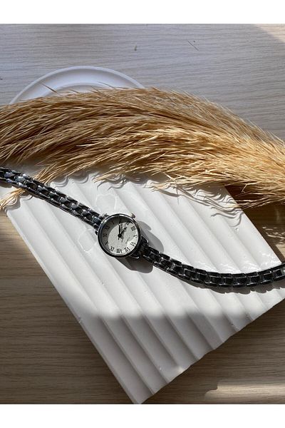 QUARTZ Rubsey Vintage Women's Wristwatch Retro Minimal Bead Model 1 Piece