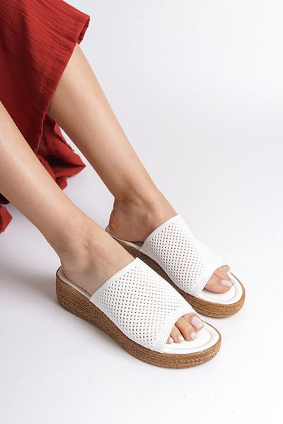 Capone Outfitters Gepolsterte Hausschuhe aus Strick mit stilvollem Absatz für Damen