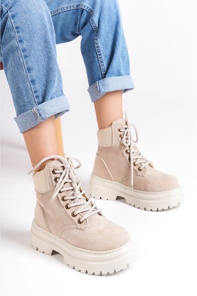 Capone Outfitters Round Toe Trac Sole Lace Up Women's Boots