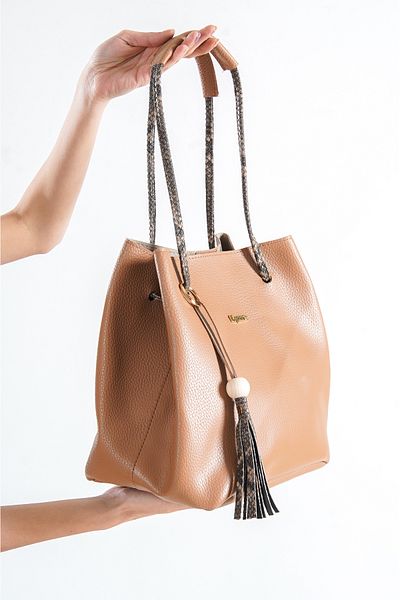 Capone Outfitters Merida Women's Shoulder Bag