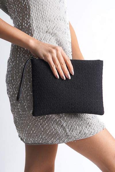 Capone Outfitters Paris Mini-Tasche aus Tweed in Schwarz