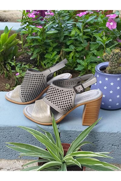 Bulldozer 231813 Жіночі шкіряні туфлі на підборах платинового кольору