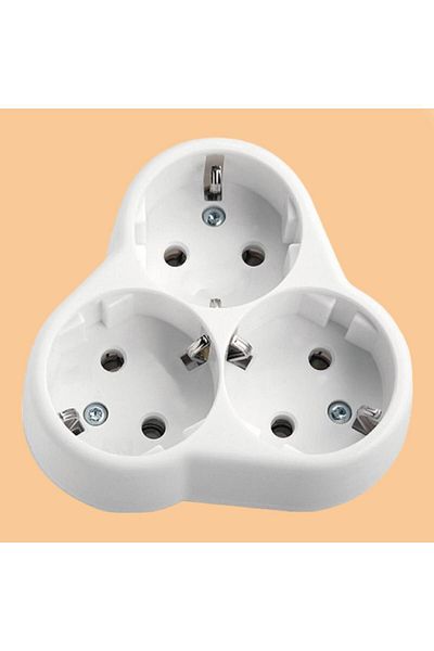 Badem10 Group of 3 - Golyat Daisy Clover Plug, Grounded Wireless Triangle Socket