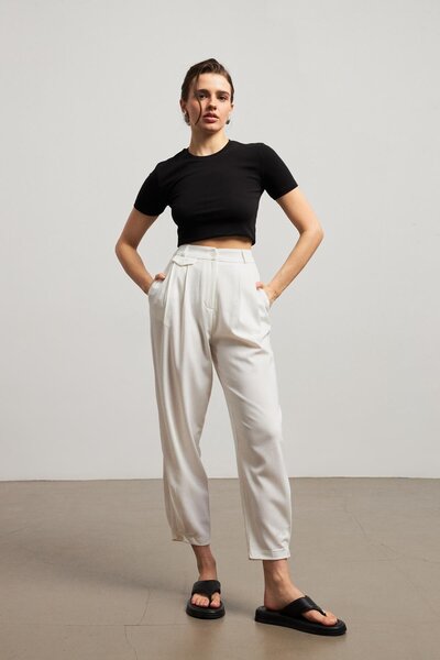 YOUR NAME Λευκό γυναικείο παντελόνι μπαλόνι με λεπτομέρεια από πιλέτα