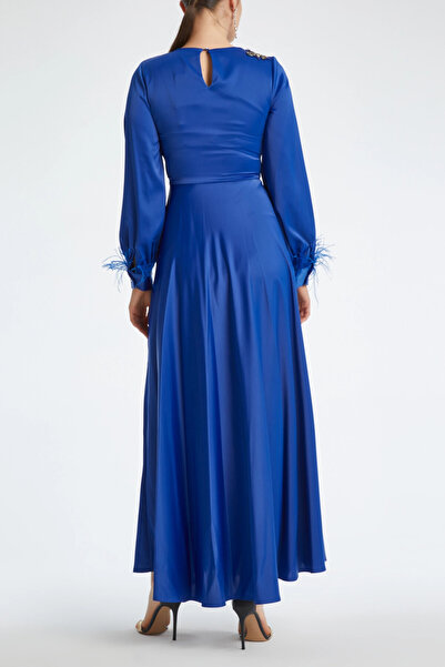 SERPİL A Kesim Çiçek Aplikeli Omuz İşlemeli ve Tüylü Kol Detaylı Saks Elbise 37212