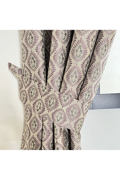 Belle Cose Thessaloniki Damask Patterned Background Curtain