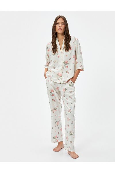 Koton Pyjamaoberteil mit halblangen Ärmeln und Blumenmuster
