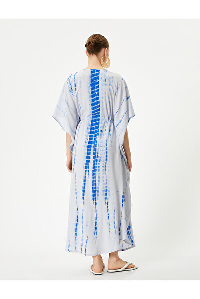 Koton langes Viskose V-Ausschnitt - Strandkleid mit Fledermausärmeln und Quastendetail