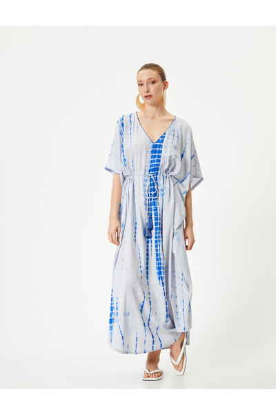 Koton langes Viskose V-Ausschnitt - Strandkleid mit Fledermausärmeln und Quastendetail