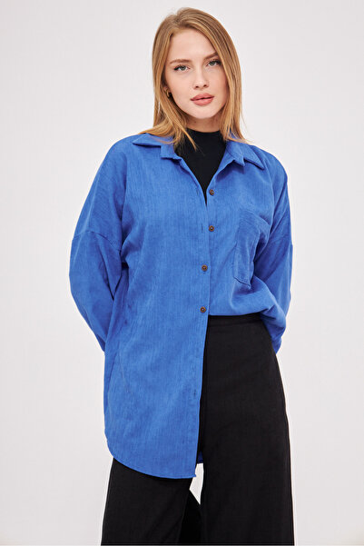 armonika Dámská modrá oversize tenká manšestrová košile s kapsami ARM-24K001076