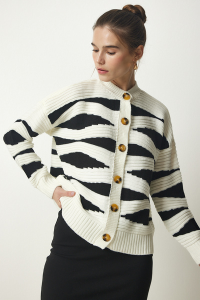 Lovelyİstanbul Knitwear Patterned Cardigan - Buttoned, Ecru Lyu0013