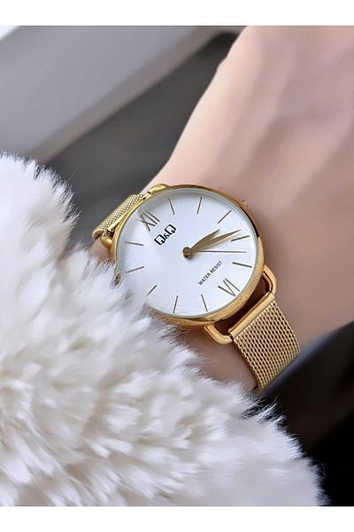Q&Q Women's Roman Numeral Wicker Cord Wristwatch