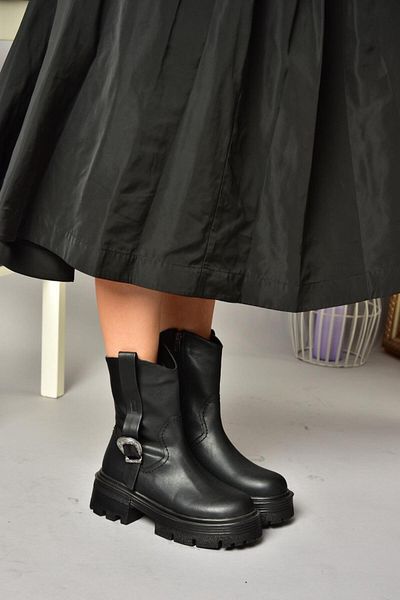 Fox Shoes Τ 267096409   Μαύρες γυναικείες μπότες με χοντρή σόλα