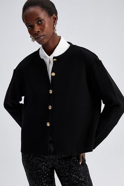Touché Privé Kurze Strickjacke mit Goldknöpfen