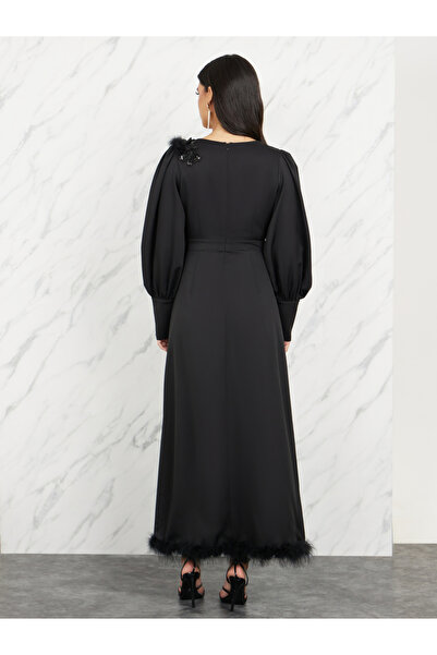 Take Two By Styli Floral Applique Faux Feather Trim Sweetheart Neck A-Line Maxi Dress