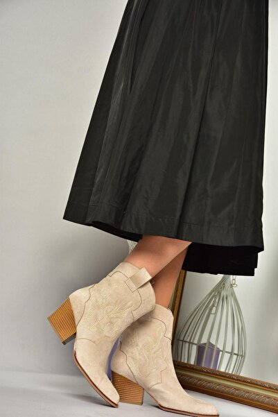 Fox Shoes T296112002 Bej Süet Kalın Topuklu Kadın Bot