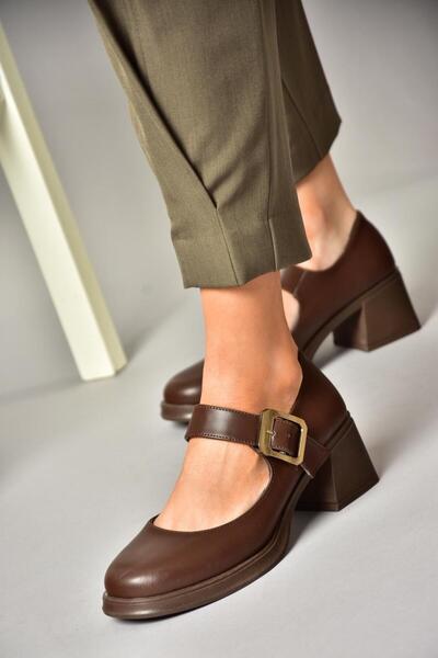 Fox Shoes T 820236009   Pantofi de damă maro cu toc gros