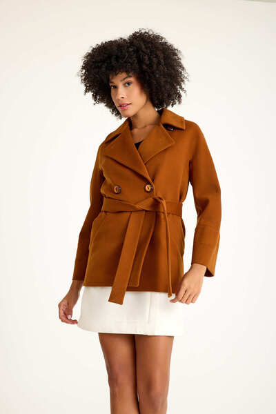 KENT Kuşaklı Kiremit Kısa Kaşe Kaban Şık Düğmeli Tasarım