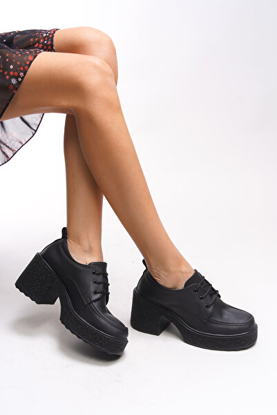 Riccon Qerekna 00121500 Чорні жіночі лофери з шнурівкою та каблуком