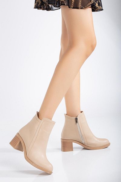 Dilimler Ayakkabı Γυναικείες μπότες με τακούνι Nude Color - Οβάλ μύτη με πλαϊνά κομμάτια