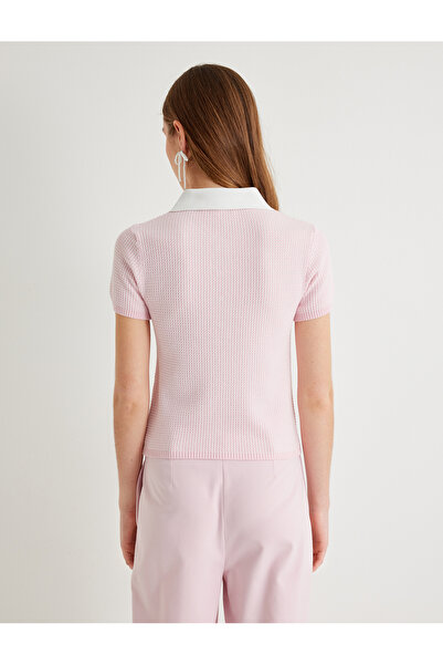 Koton Polo-Crotchet-T-Shirt mit kurzen Ärmeln und Perlenknopfdetail