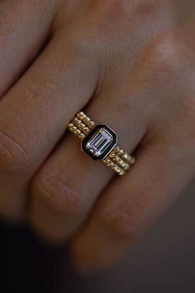 Yenigün Kuyumculuk 14 Ayar Altın Ema Baget Detaylı Dorika Yüzük