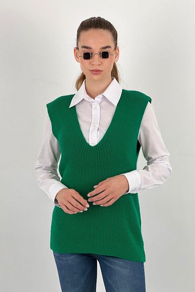 Miss Poem Women's V-Neck Sleeveless Strap Hijab Winter Green Knitwear Sweater