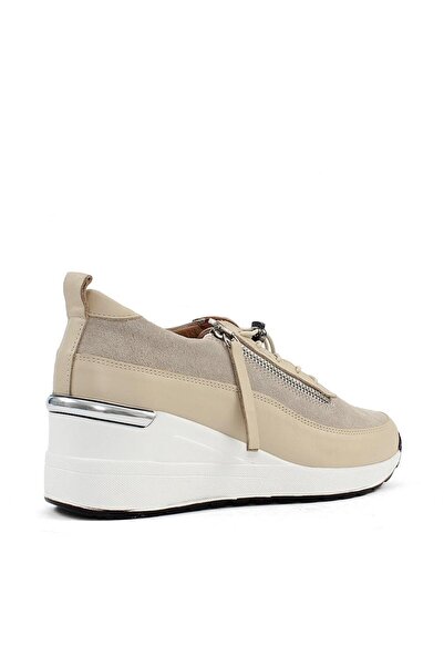 Celal Gültekin Kadın Bej Dolgu Topuklu Süet Deri Sneaker