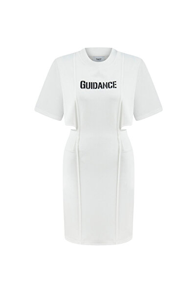 Twist Sloganové šaty s detailem výřezu