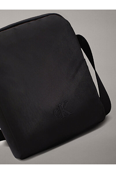 Calvin Klein OVER WEBBING REPORTER18 NY