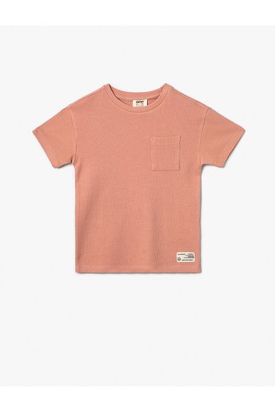 Koton Kurzärmliges T-Shirt aus Baumwolle mit Rundhalsausschnitt und Taschendetail