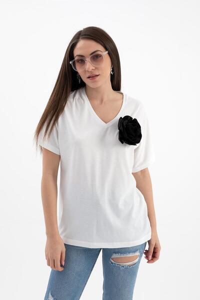 VAPUR TEKSTİL V-Neck Brooch Rose Detailed T-shirt - Black