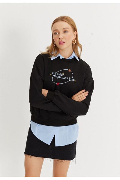 TUBİA Women's Black Embroidery Printed Oversize Short Sweatshirt