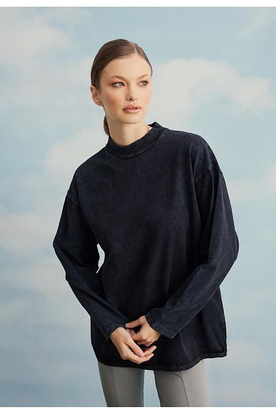 TUBİA Women's Black Color Antique Look Sweatshirt