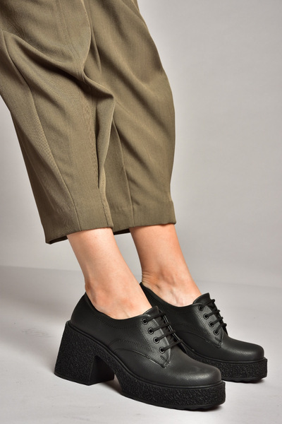 Fox Shoes T996154009 Siyah Kalın Topuklu Bağcıklı Kadın Ayakkabı