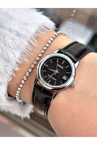 Casio Stylish Design Women's Wrist Watch with Black Color Leather Strap + Bracelet Gift