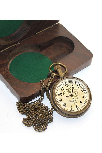 Vivesta Shop Brass Chain Clock with Wooden Box