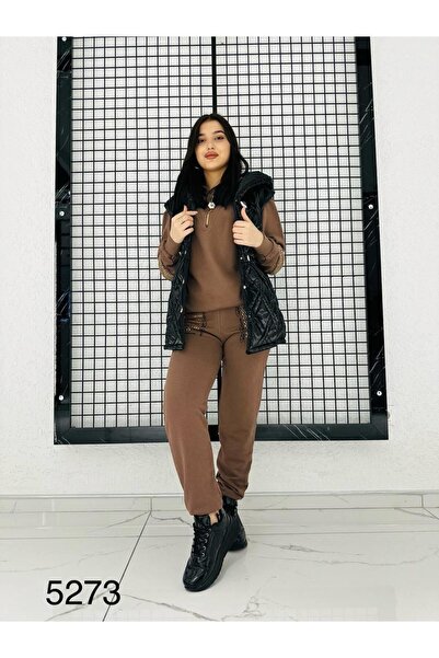 Kokostrendi سترة منتفخة بأزرار أمامية بغطاء للرأس وبدلة ثلاثية من حجر الكريستال - بني