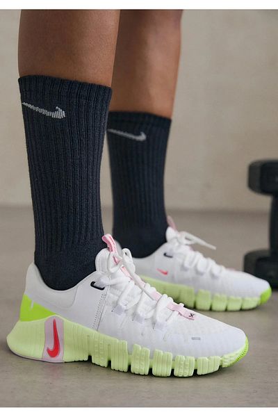 Nike Metcon 5 Barely Volt Pink Foam - Free