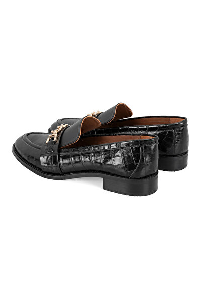 Desa Women's Black Casual Leather Loafer