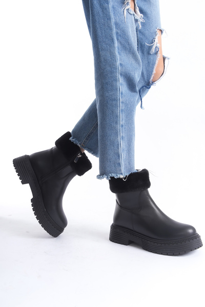 MİSSJENY حذاء نسائي قصير من الجلد الأسود بسحاب من فرو