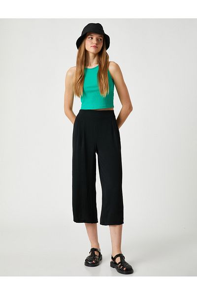Koton Normale Taille, locker geschnittene schwarze Damenhose 3sal40002ıw