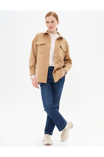 Kayra Camel Stamp Jacket - Λεπτομέρεια με χρυσό κουμπί
