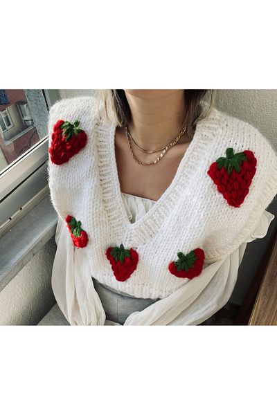 El örgüsü Hand Knitted Strawberry Detailed Women's Sweater