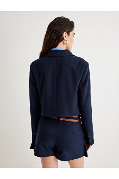 Koton Kapsová bunda Crop Jacket – detail košile a knoflíku